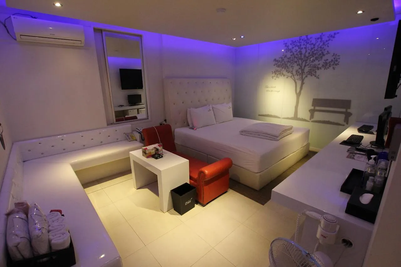 V1 Motel Busan 2*,